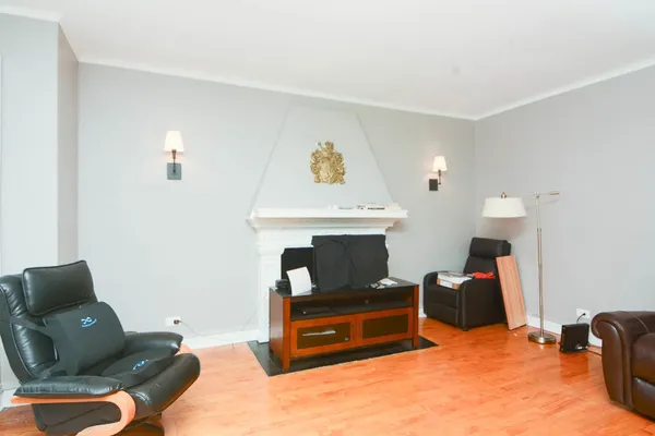 $1,977 | 5516 North Kenmore Avenue, Unit 401, Chicago, IL 60640