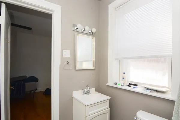 $1,977 | 5516 North Kenmore Avenue, Unit 401, Chicago, IL 60640