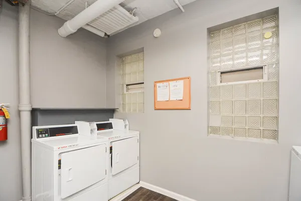 $1,977 | 5516 North Kenmore Avenue, Unit 401, Chicago, IL 60640