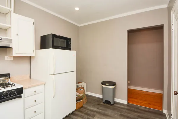 $1,977 | 5516 North Kenmore Avenue, Unit 401, Chicago, IL 60640