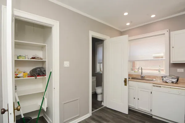 $1,977 | 5516 North Kenmore Avenue, Unit 401, Chicago, IL 60640