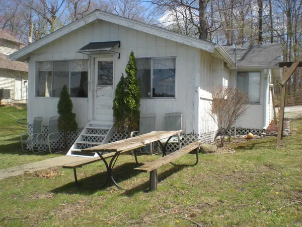 $1,850 | 520 Ln 150H Hamilton Lake, Hamilton, IN 46742