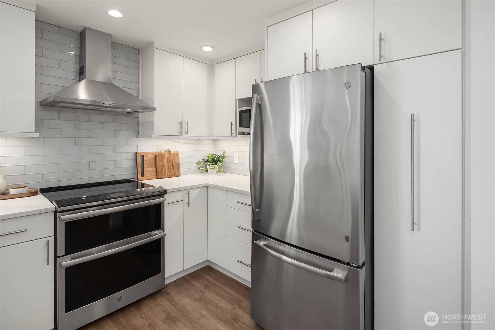 756 North 72nd Street, Unit 204 Seattle, WA 98103 - Photo 8 of 24