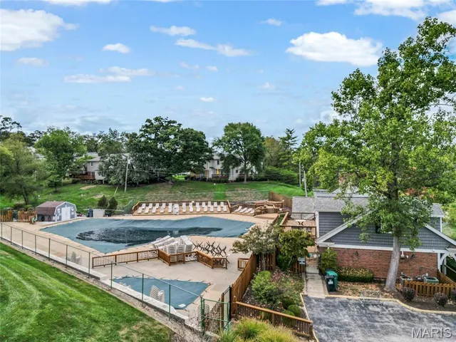 $144,900 | 9112 West Swan Circle, Brentwood, MO 63144