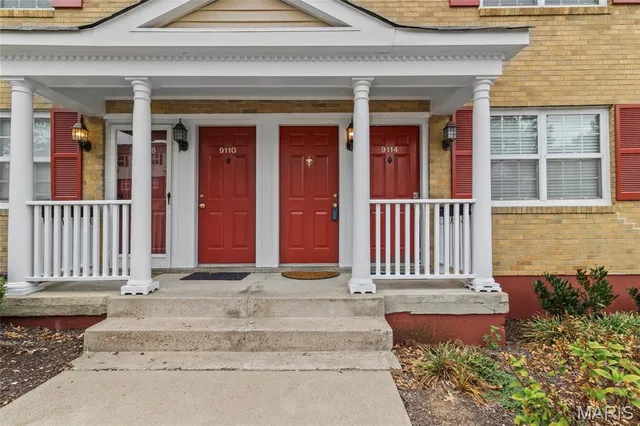 $144,900 | 9112 West Swan Circle, Brentwood, MO 63144