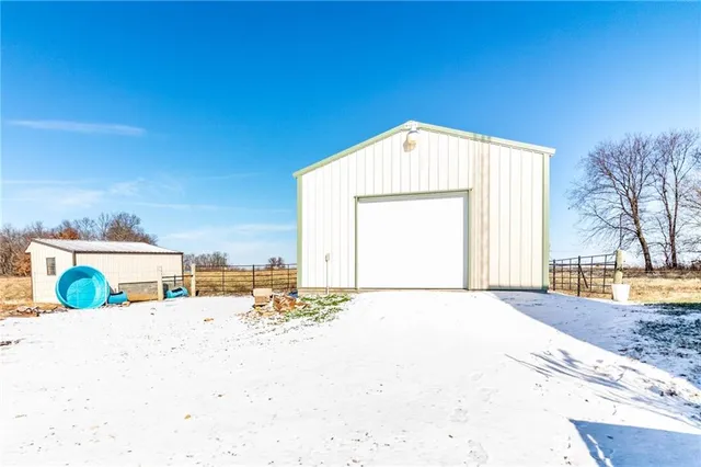 $580,000 | 1193 Southeast 23 Highway, Windsor, MO 65360