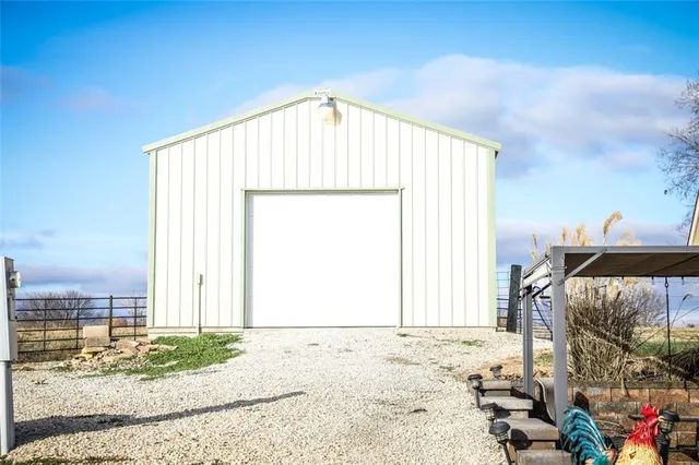 $580,000 | 1193 Southeast 23 Highway, Windsor, MO 65360