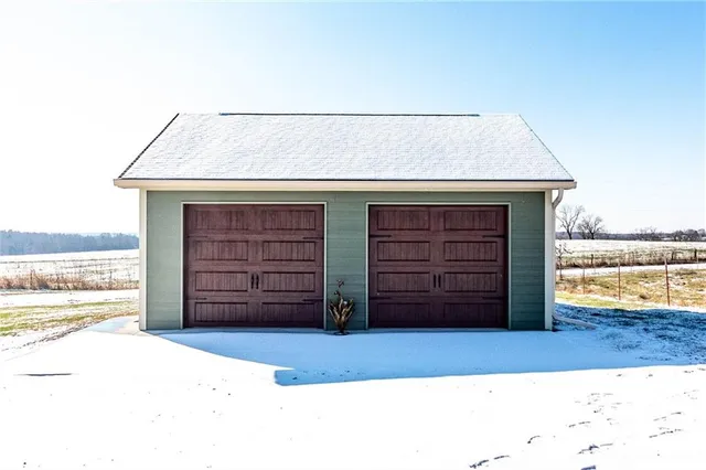 $580,000 | 1193 Southeast 23 Highway, Windsor, MO 65360