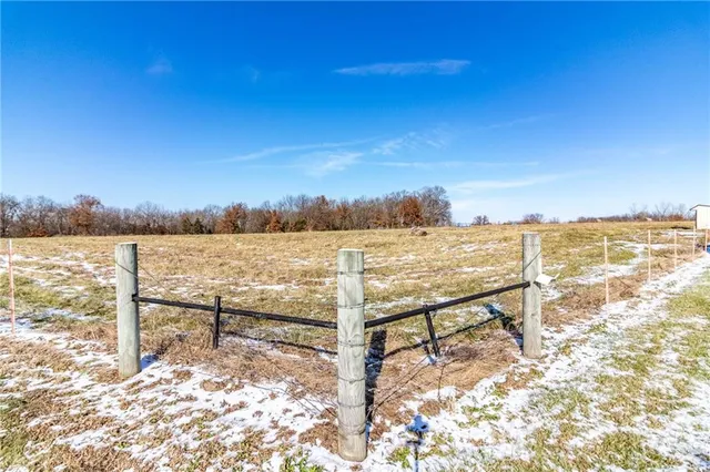 $580,000 | 1193 Southeast 23 Highway, Windsor, MO 65360