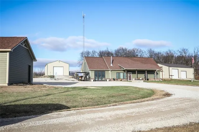 $580,000 | 1193 Southeast 23 Highway, Windsor, MO 65360