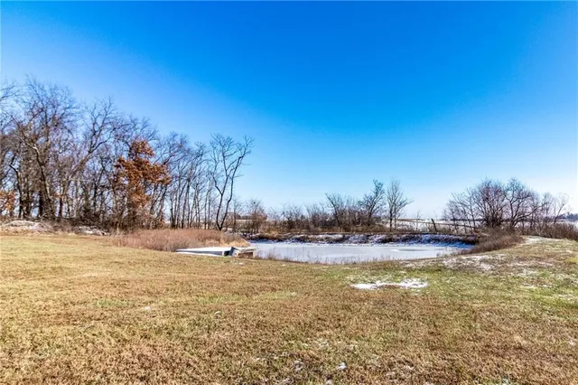 $580,000 | 1193 Southeast 23 Highway, Windsor, MO 65360