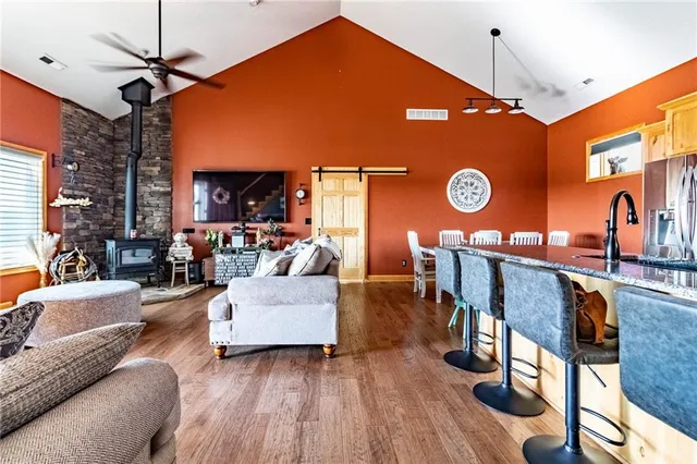 $580,000 | 1193 Southeast 23 Highway, Windsor, MO 65360