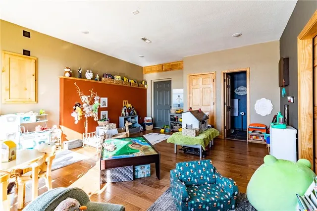 $580,000 | 1193 Southeast 23 Highway, Windsor, MO 65360