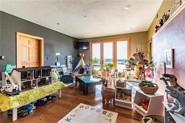 $580,000 | 1193 Southeast 23 Highway, Windsor, MO 65360