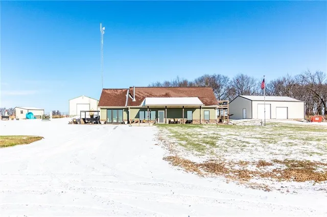 $580,000 | 1193 Southeast 23 Highway, Windsor, MO 65360