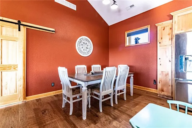 $580,000 | 1193 Southeast 23 Highway, Windsor, MO 65360