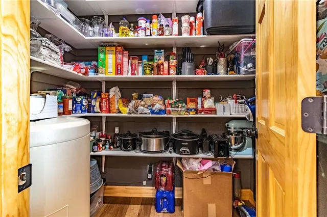 $580,000 | 1193 Southeast 23 Highway, Windsor, MO 65360