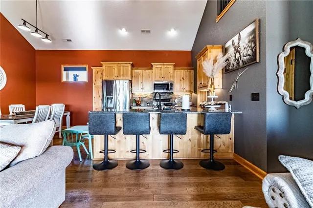 $580,000 | 1193 Southeast 23 Highway, Windsor, MO 65360