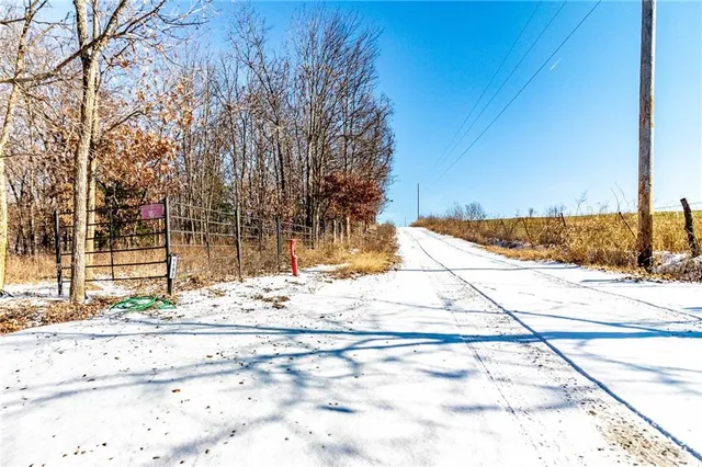 $580,000 | 1193 Southeast 23 Highway, Windsor, MO 65360