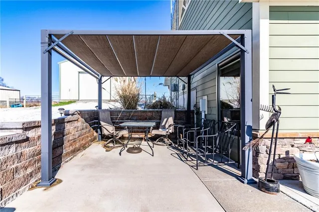 $580,000 | 1193 Southeast 23 Highway, Windsor, MO 65360