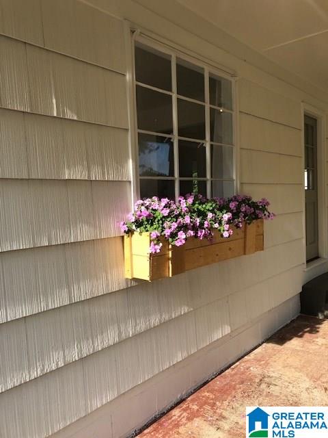 129 Mabelon Drive Bessemer, AL 35023 - Photo 4 of 31