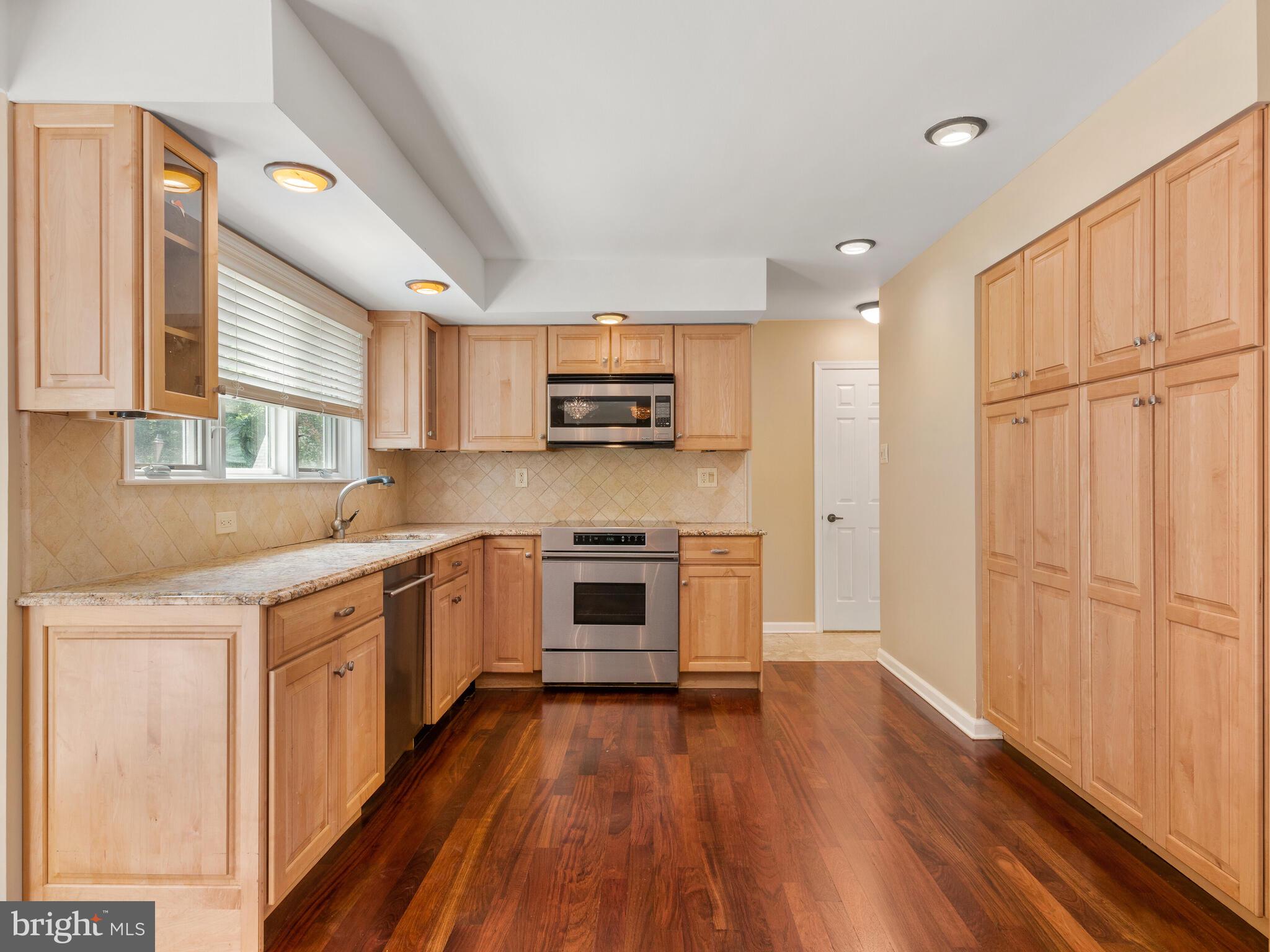 612 Bough Road Exton, PA 19341 - Photo 7 of 40 built-in microwave