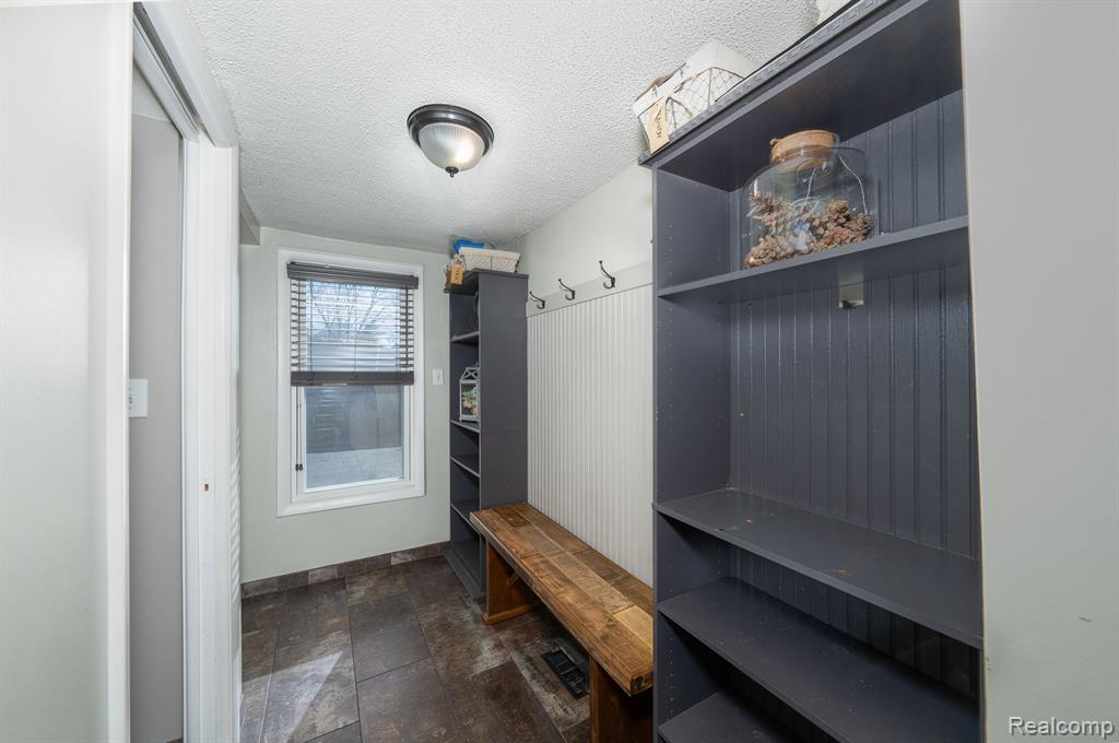 58224 Ruth Jean Washington, MI 48094 - Photo 14 of 29