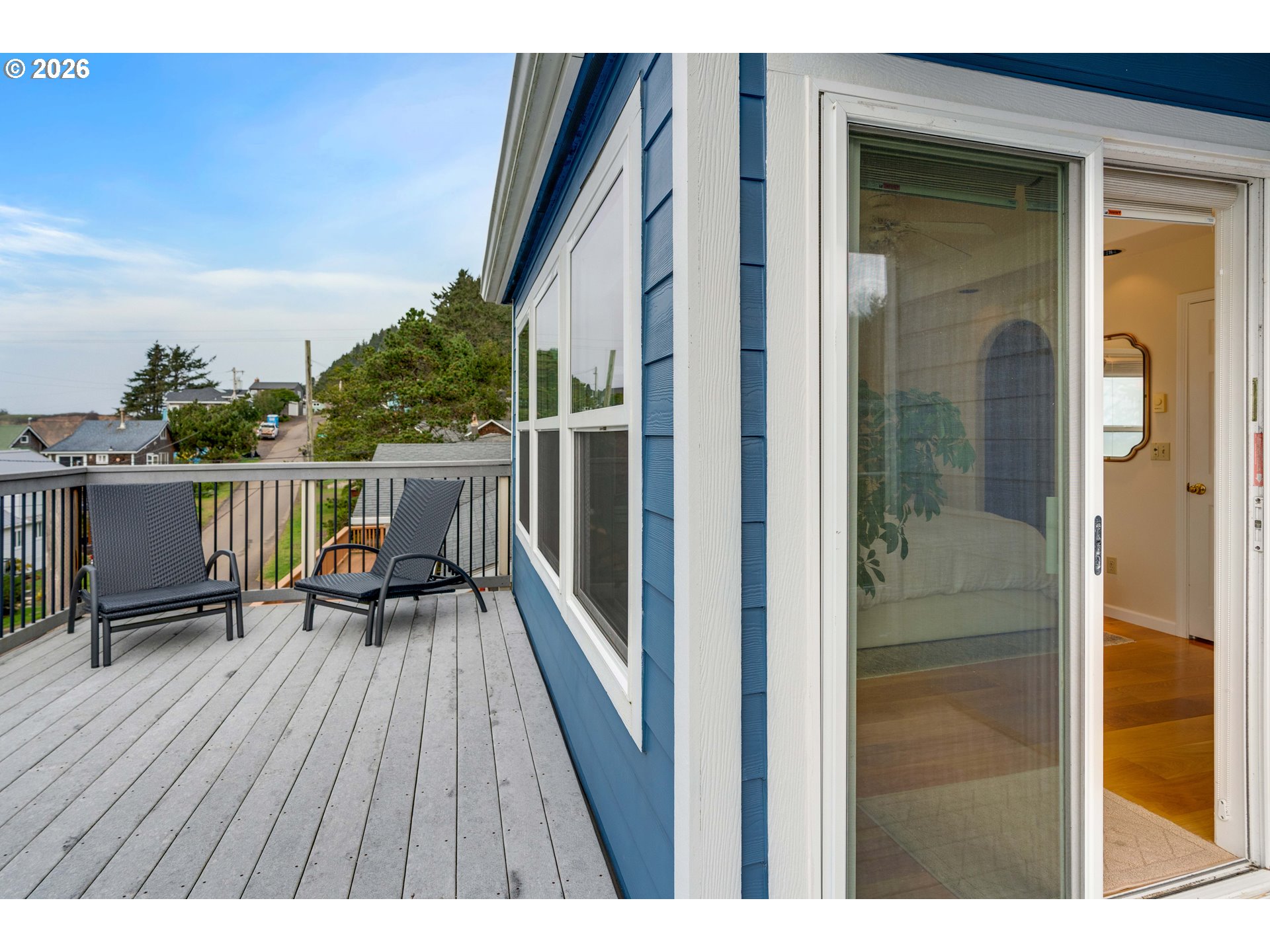 1435 Sunset Avenue Oceanside, OR 97141 - Photo 33 of 46 a balcony with view of bathroom