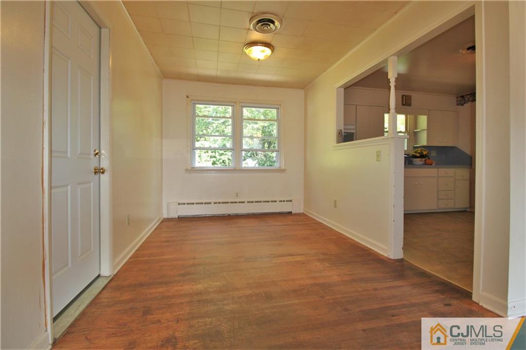 709 Myrtle Road North Brunswick, NJ 08902 - Photo 4 of 16