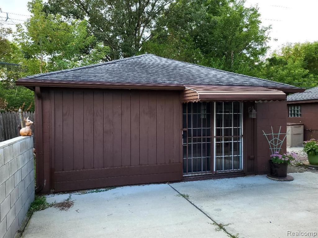 19611 Schoenherr Street Detroit, MI 48205 - Photo 3 of 12 Gallery Image 3