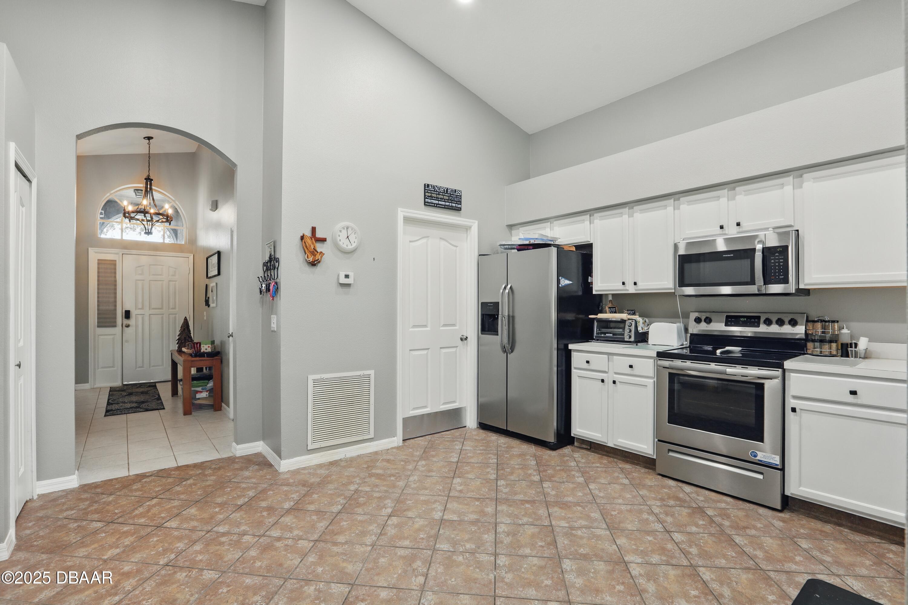 236 Toms Road DeBary, FL 32713 - Photo 7 of 41 236 Toms Rd010
