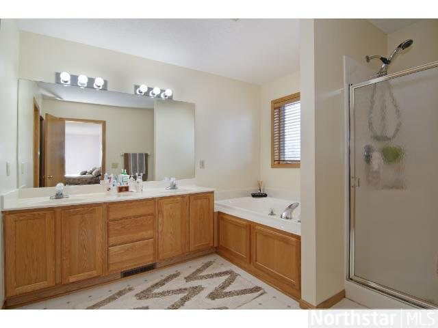 582 Falcon Ridge Road Woodbury, MN 55125 - Photo 11 of 18 Gallery Image 11