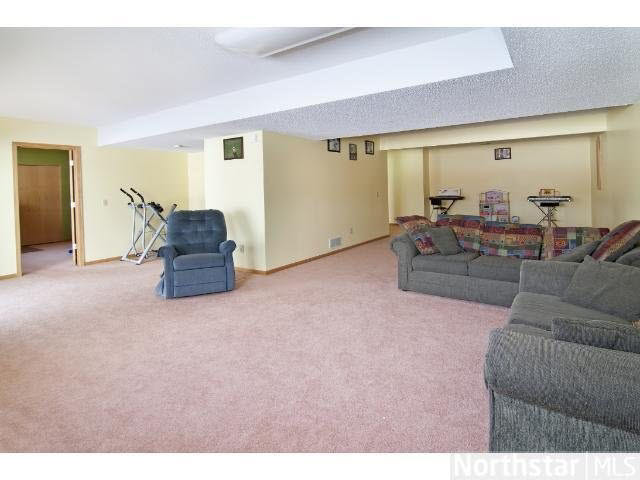 582 Falcon Ridge Road Woodbury, MN 55125 - Photo 15 of 18 Gallery Image 15