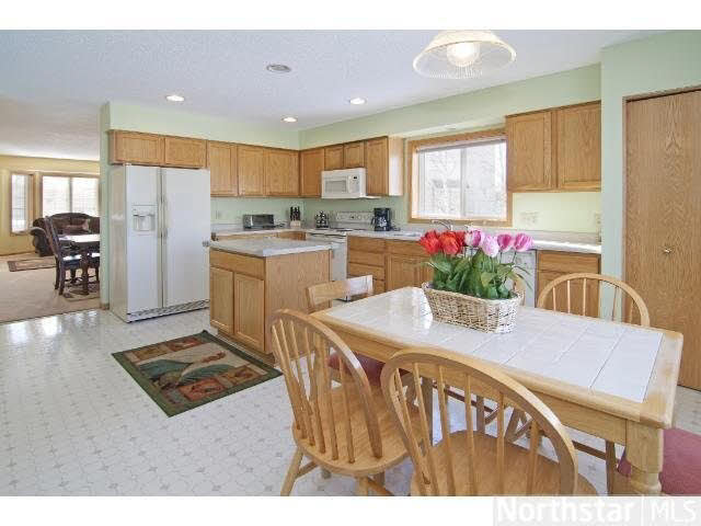582 Falcon Ridge Road Woodbury, MN 55125 - Photo 4 of 18 Gallery Image 4