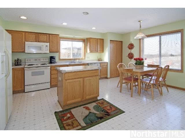 582 Falcon Ridge Road Woodbury, MN 55125 - Photo 5 of 18 Gallery Image 5