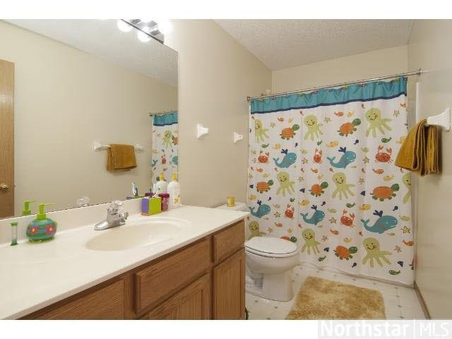 582 Falcon Ridge Road Woodbury, MN 55125 - Photo 9 of 18 Gallery Image 9