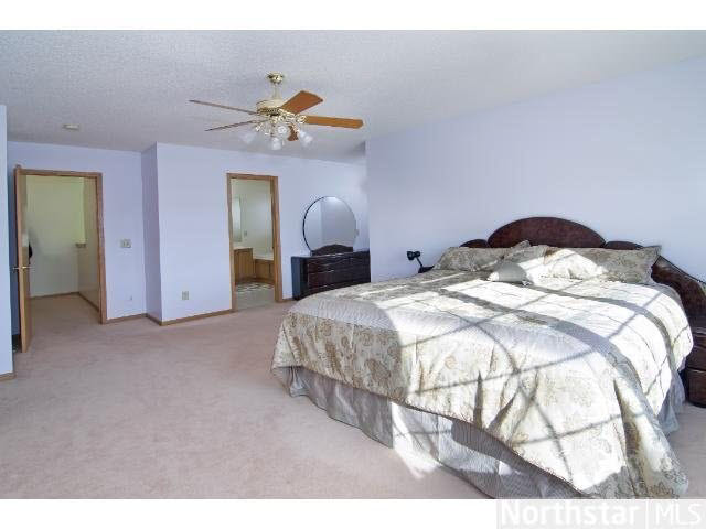 582 Falcon Ridge Road Woodbury, MN 55125 - Photo 10 of 18 Gallery Image 10
