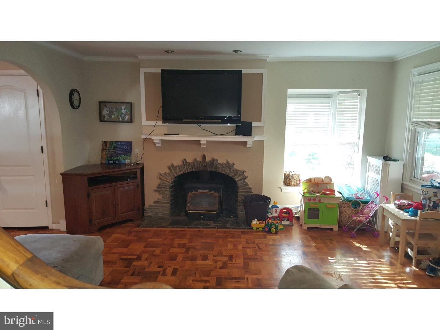 235 Rockglen Road Wynnewood, PA 19096 - Photo 3 of 20 Living Room
