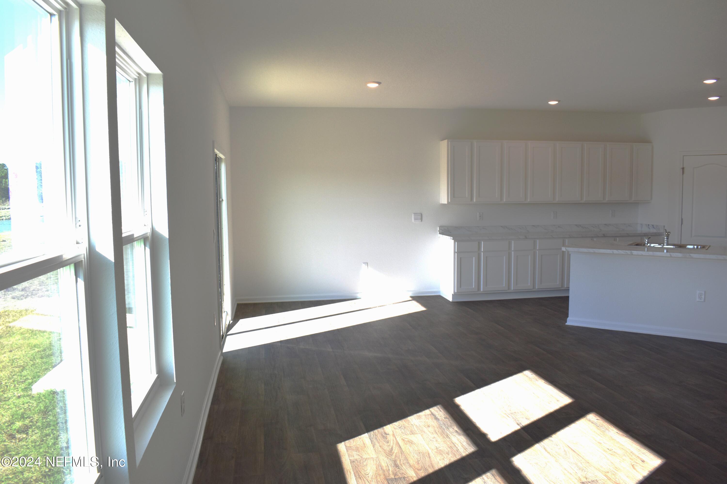 12654 European Beech Road Jacksonville, FL 32218 - Photo 12 of 42 J ARB 5 Dining room