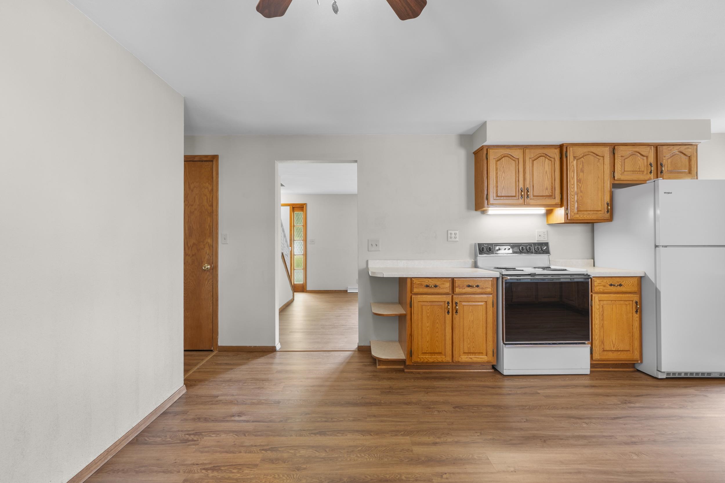 1136 West Roberts Avenue Appleton, WI 54914 - Photo 12 of 58