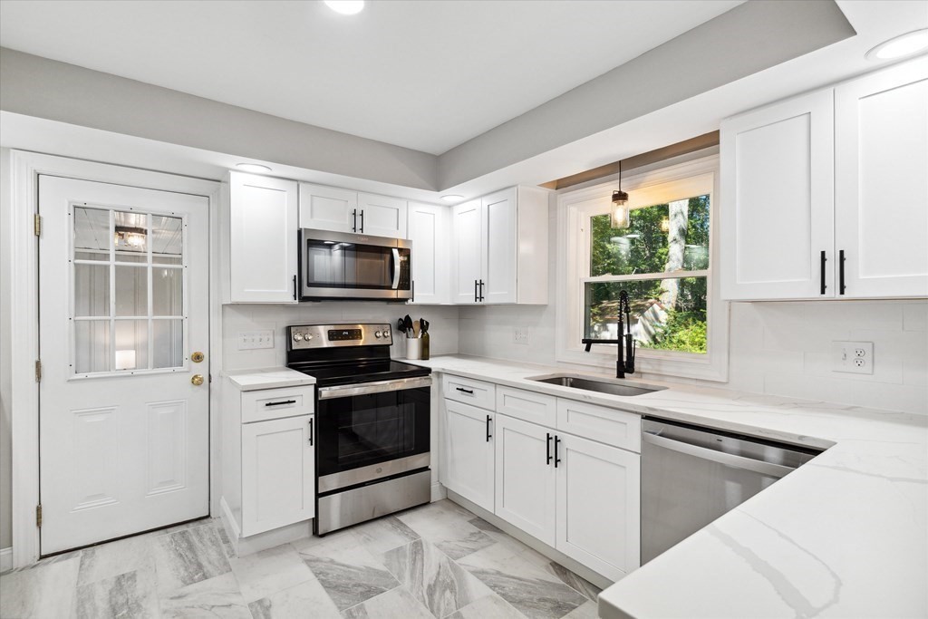 3 Crestwood Road Paxton, MA 01612 - Photo 5 of 41 Gallery Image 5