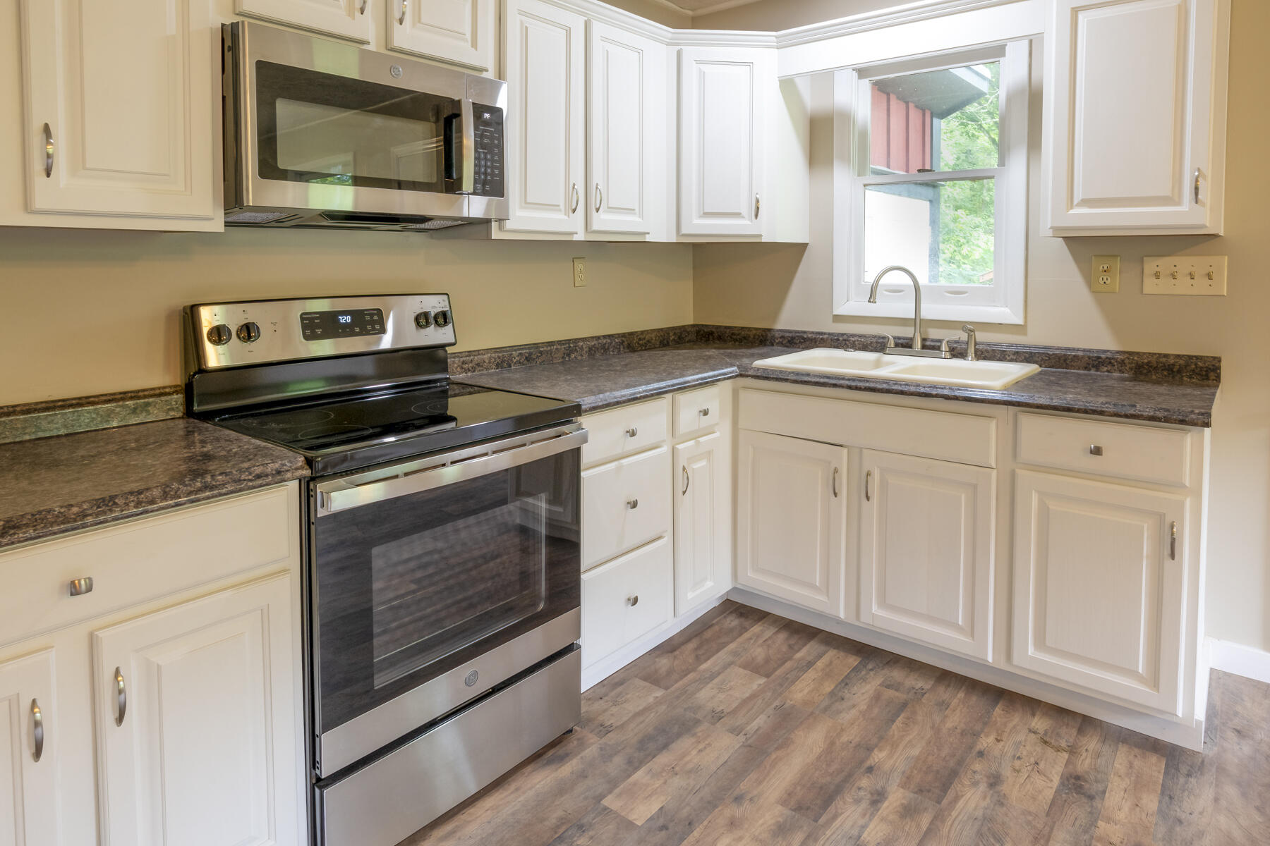 9557 Chestnut Ridge Road Eidson, TN 37731 - Photo 12 of 33 _8504957-Edit-Edit