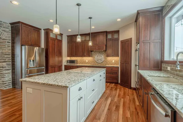 $2,000,000 | 7598 Driftless Rdg Way, Verona, WI 53593