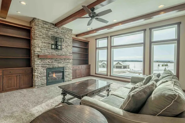 $2,000,000 | 7598 Driftless Rdg Way, Verona, WI 53593