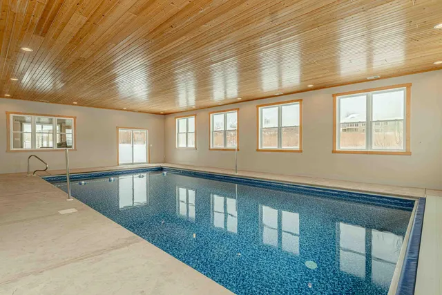 $2,000,000 | 7598 Driftless Rdg Way, Verona, WI 53593