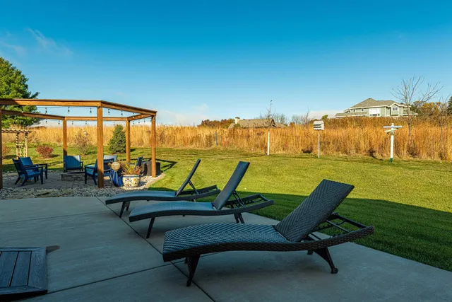 $2,000,000 | 7598 Driftless Rdg Way, Verona, WI 53593