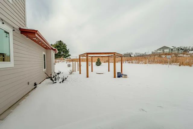 $2,000,000 | 7598 Driftless Rdg Way, Verona, WI 53593