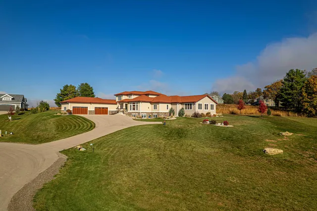 $2,000,000 | 7598 Driftless Rdg Way, Verona, WI 53593