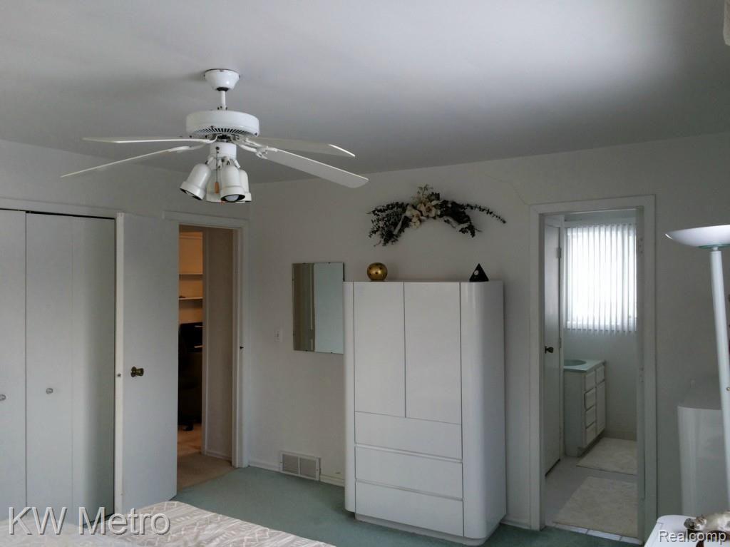 225 West Maryknoll Road Rochester Hills, MI 48309 - Photo 23 of 32