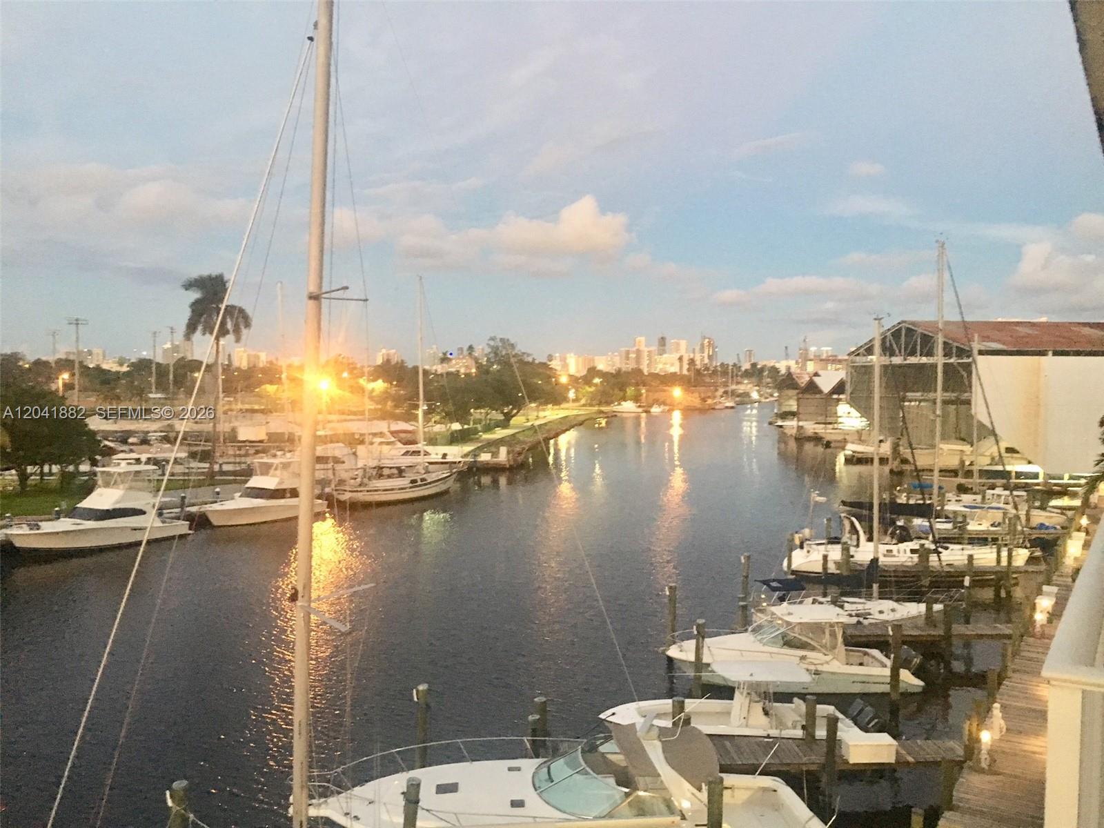 2475 Northwest 16th St Road, Unit 418 Miami, FL 33125 - Photo 11 of 23